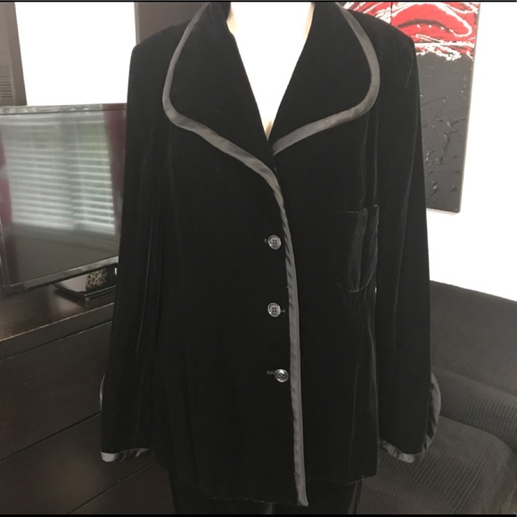 Joan Leslie by Kasper velvet/satin suit - Picture 2 of 8